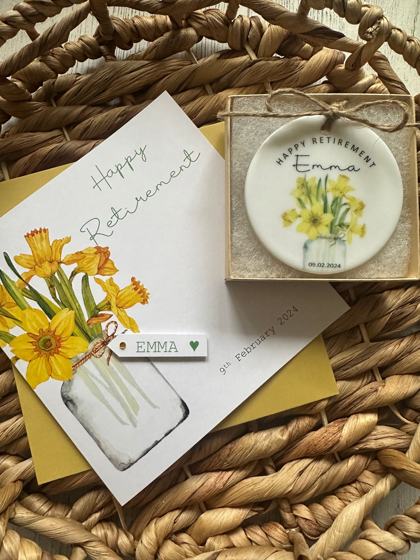 Personalised Retirement Ceramic Keepsake | Daffodils | English | Welsh | Boxed | Gift Bag | Matching Card | Colleague | Present | Ymddeoliad